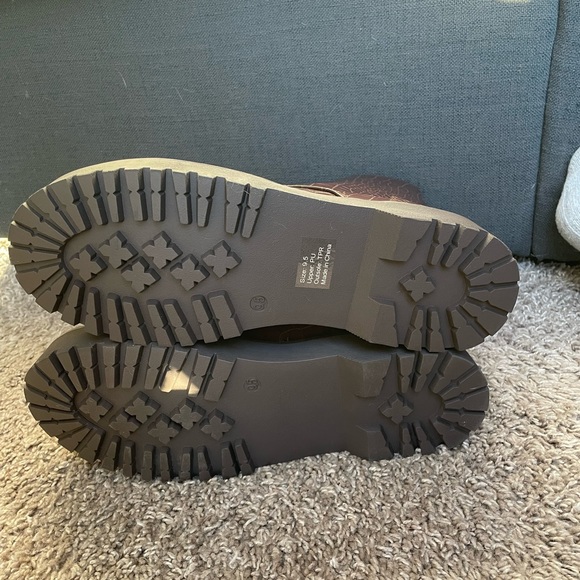 New combat boots - Picture 3 of 3